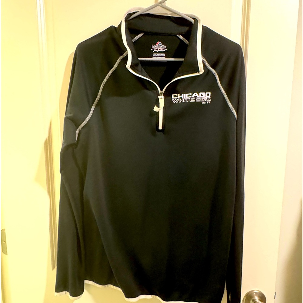 Women’s quarter zip Chicago White Sox pullover